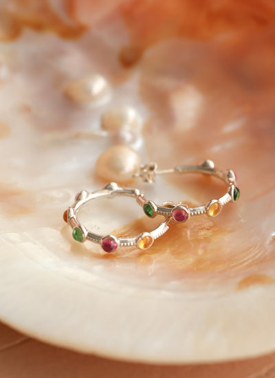 Petite värikkäät rengaskorvakorut