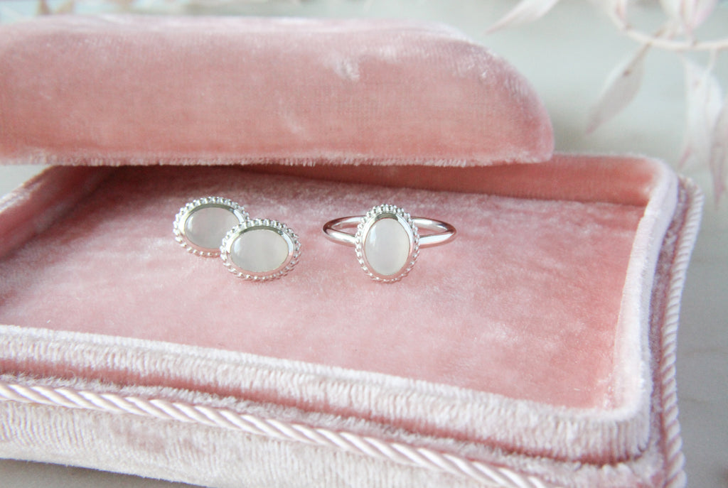 Mystic Garden kuukivi sormus